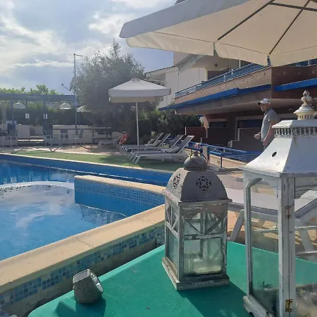 Philoxenia Village Hotel-studios 페프코초리