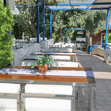 Philoxenia Village Hotel-studios 4* 페프코초리