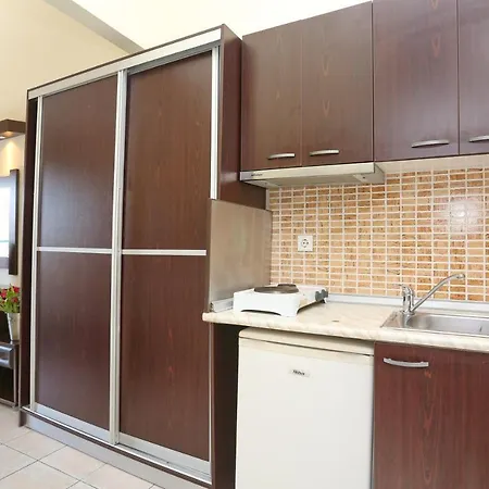 Philoxenia Village Hotel-studios Apartmanhotel Pefkohóri
