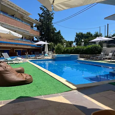 Philoxenia Village Hotel-studios 3*