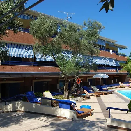 Philoxenia Village Hotel-studios 3*