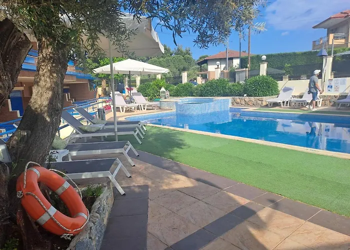 Philoxenia Village Hotel-studios Aparthotel 4*