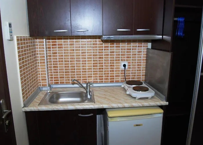 Philoxenia Village Hotel-studios
