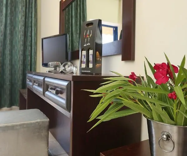 Philoxenia Village Hotel-studios Aparthotel